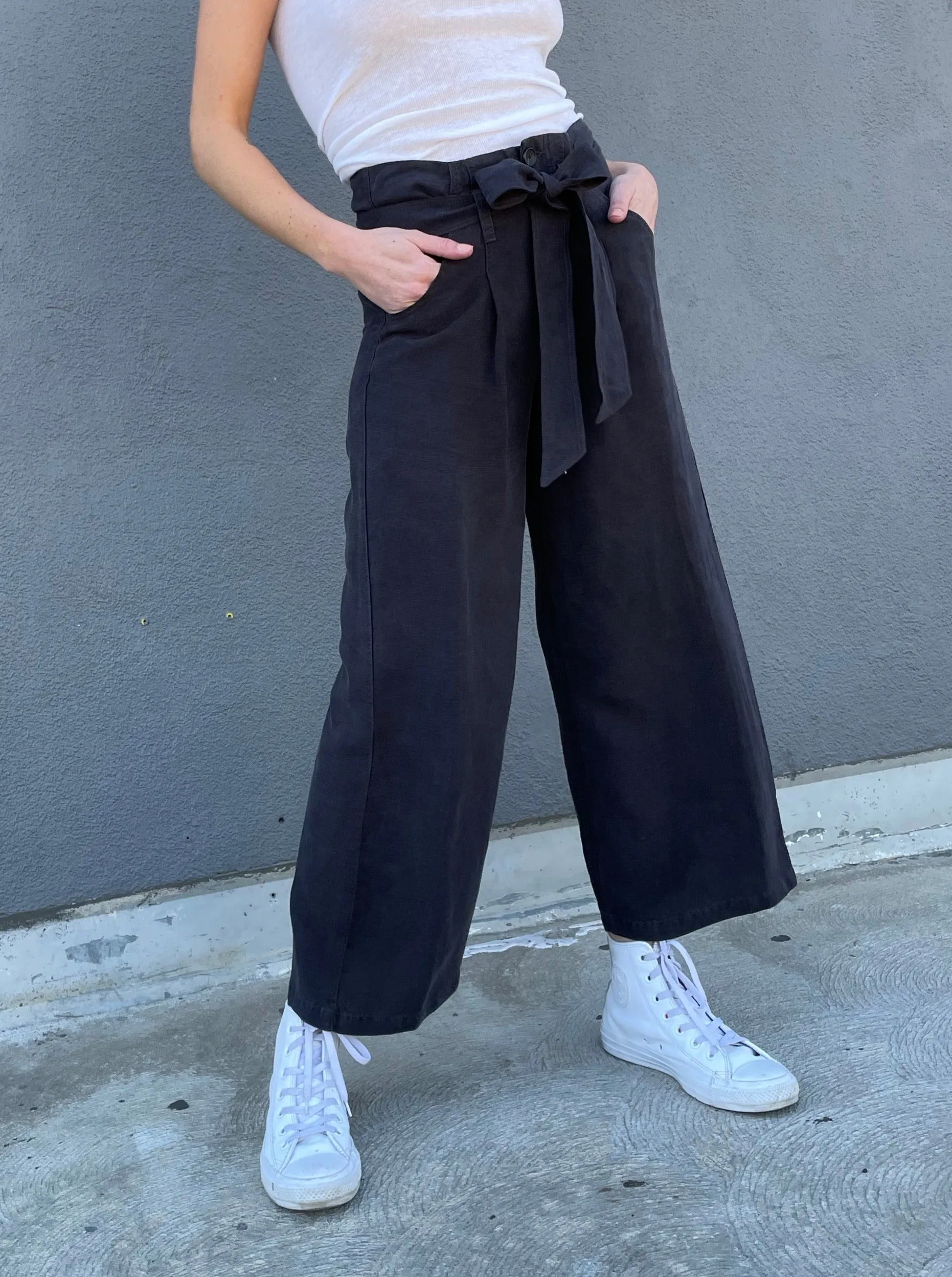 Kelly Pant in Linen - Charcoal
