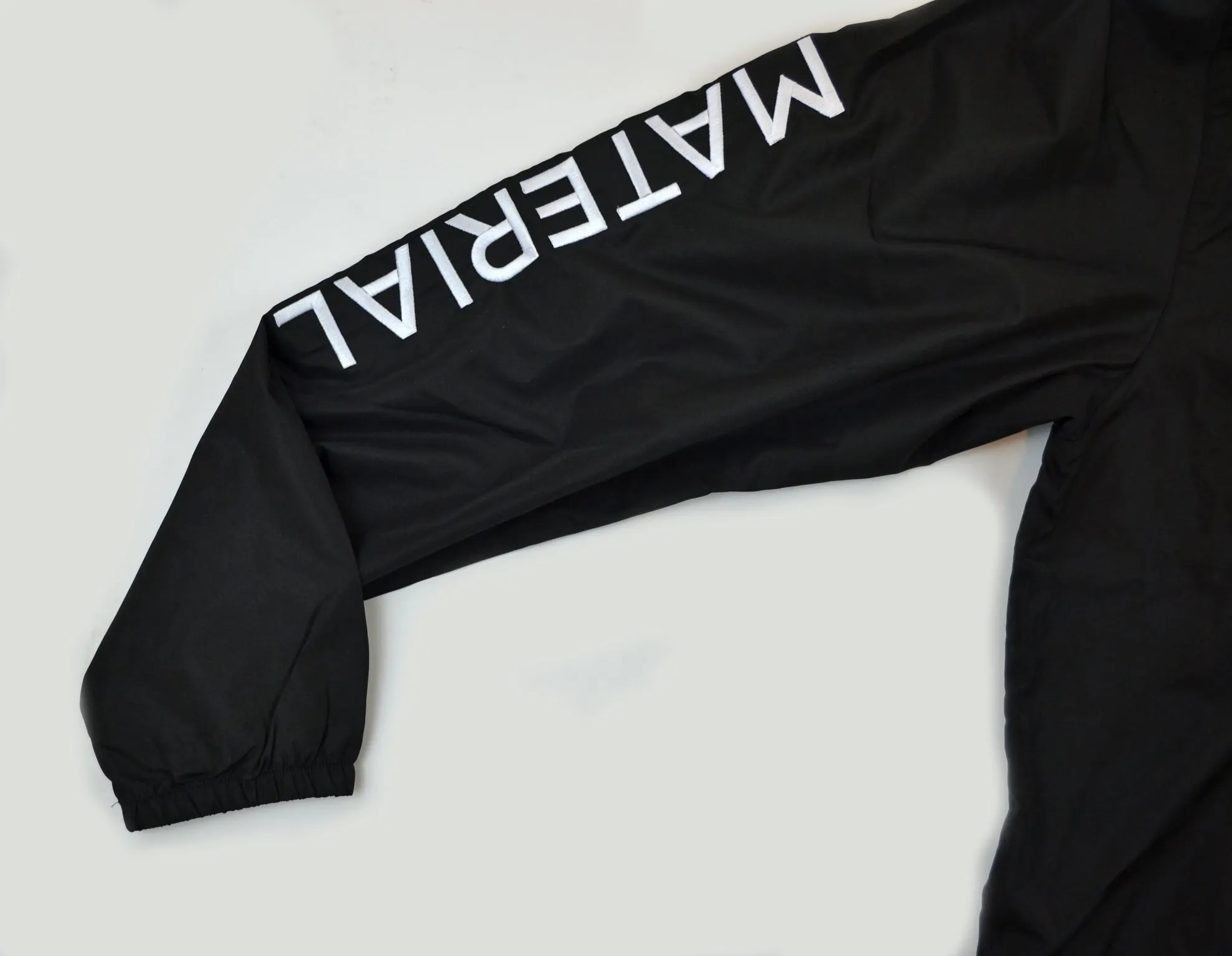 MO Windbreaker Black